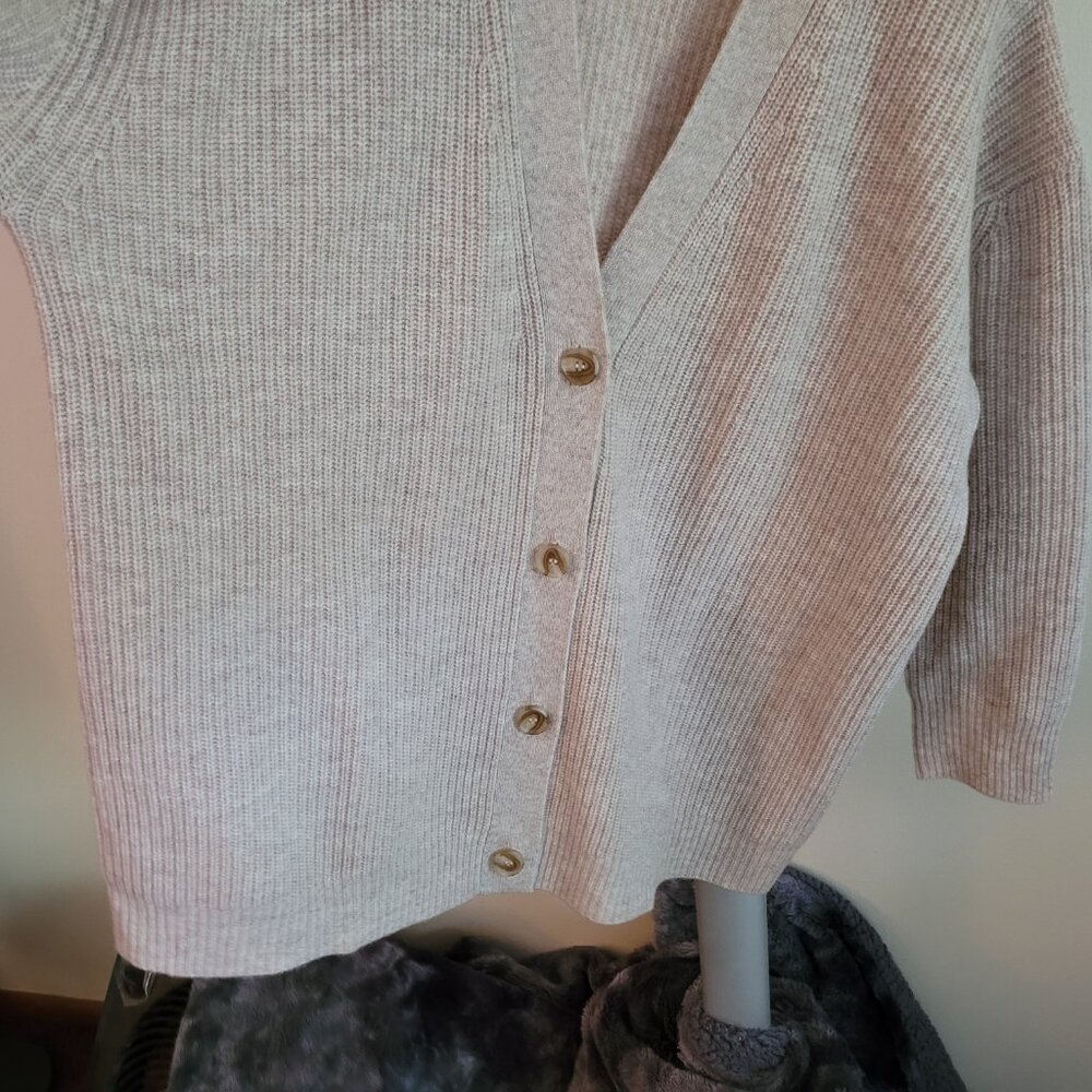 Electric & Rose Everyday Cardigan in Oatmeal Heather - Picture 9 of 14